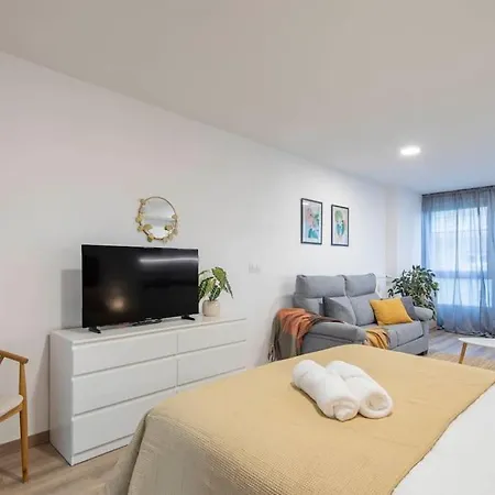 Lindo Estudio En El Centro By *