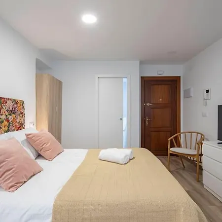 Lindo Estudio En El Centro By *