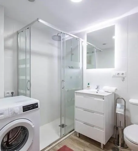 Lindo Estudio En El Centro By Daire *